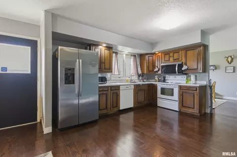 Kitchen - 865 E Franklin St, Macomb, IL 61455 photo 1 of 3