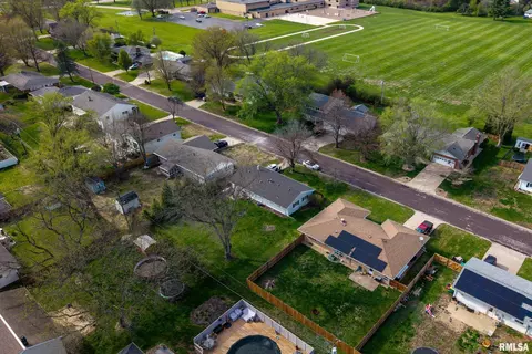 View/Area - 865 E Franklin St, Macomb, IL 61455 photo 2 of 3