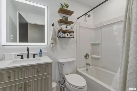 Bath - 865 E Franklin St, Macomb, IL 61455 photo 2 of 2