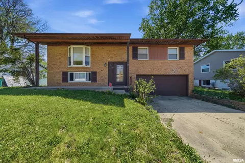 230 Devron Cir, East Peoria, IL 61611