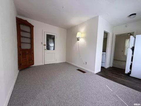 Living - 322 E Franklin St, Macomb, IL 61455 photo 3 of 4