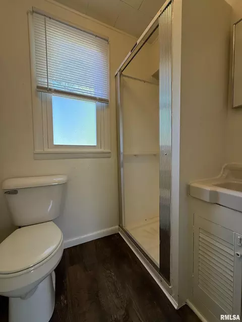 Bath - 322 E Franklin St, Macomb, IL 61455 photo 1 of 1
