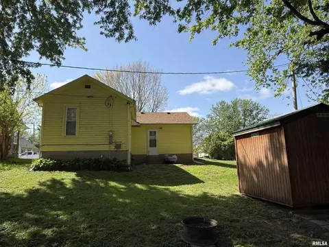 Exterior - 322 E Franklin St, Macomb, IL 61455 photo 1 of 1