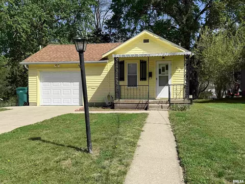 322 E Franklin St, Macomb, IL 61455
