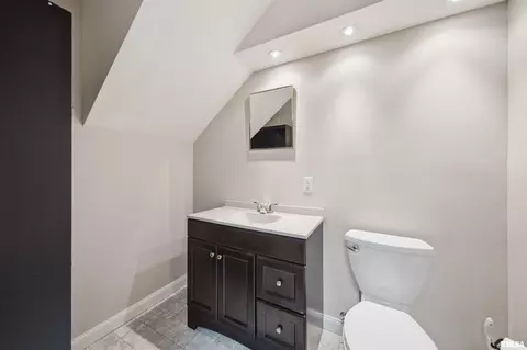 Bath - 1115 Tottenham Ct, Washington, IL 61571 photo 6 of 6