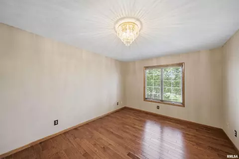 Bedroom - 1115 Tottenham Ct, Washington, IL 61571 photo 6 of 16