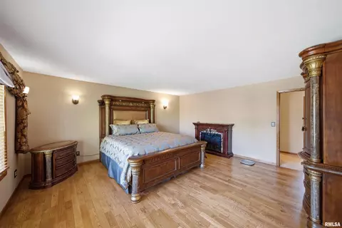 Bedroom - 1115 Tottenham Ct, Washington, IL 61571 photo 3 of 16