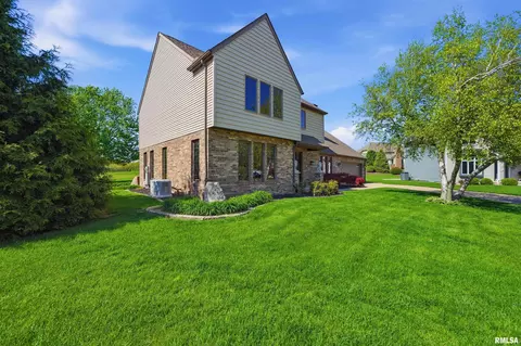 Exterior - 1115 Tottenham Ct, Washington, IL 61571 photo 4 of 12