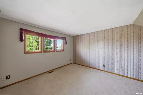 Bedroom - 1115 Tottenham Ct, Washington, IL 61571 photo 14 of 16