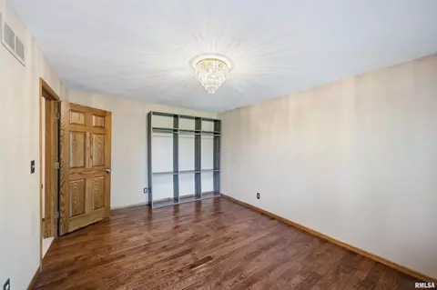 Bedroom - 1115 Tottenham Ct, Washington, IL 61571 photo 9 of 16