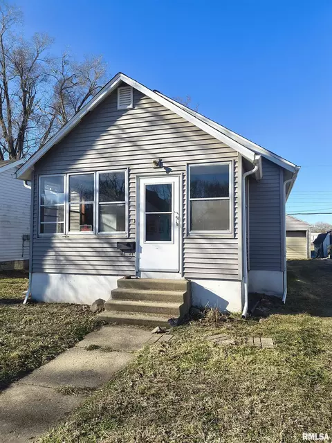 1011 Mechanic St, Pekin, IL 61554