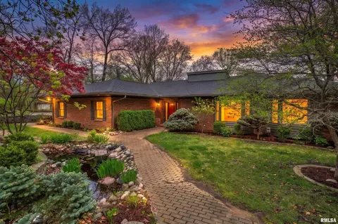 309 W Ravinwoods Rd, Peoria, IL 61615