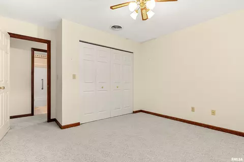 Bedroom - 1683 E Myrtle St, Canton, IL 61520 photo 1 of 4