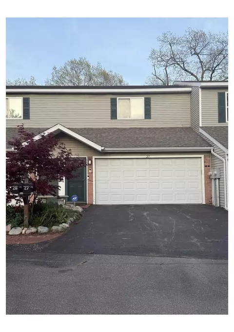 3510 N Kingston Dr, Peoria, IL 61604