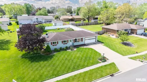 1128 W Progress St, Metamora, IL 61548