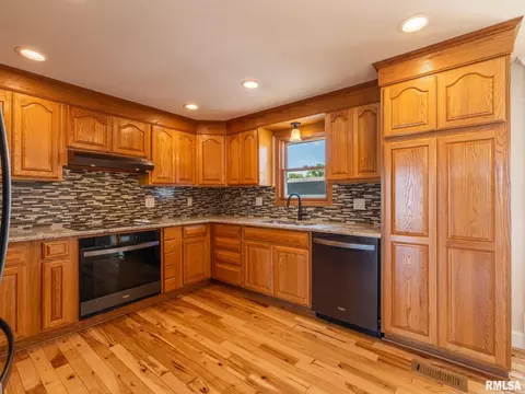 Kitchen - 1128 W Progress St, Metamora, IL 61548 photo 1 of 6