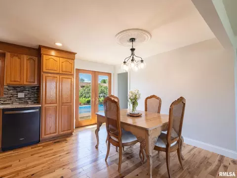 Dining - 1128 W Progress St, Metamora, IL 61548 photo 1 of 4