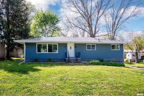 203 Eaton Ave, Bartonville, IL 61607