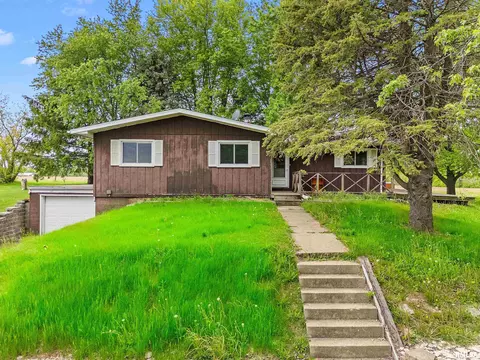 397 Yankee Ln, Chillicothe, IL 61523