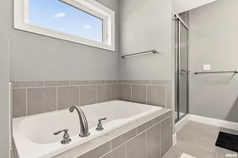 Bath - 11316 N Chesapeake Ln, Dunlap, IL 61525 photo 4 of 6