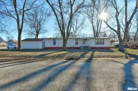 101 Oak St, Moweaqua, IL 62550