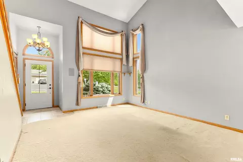 Living - 4903 S Lake Camelot Dr, Mapleton, IL 61547 photo 4 of 8