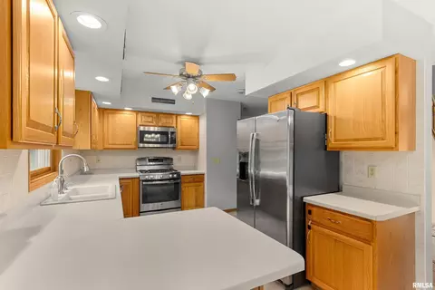 Kitchen - 4903 S Lake Camelot Dr, Mapleton, IL 61547 photo 1 of 4