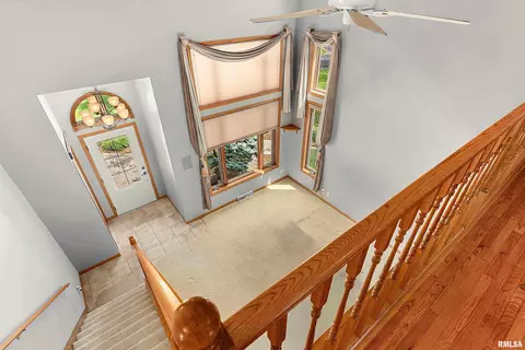 Living - 4903 S Lake Camelot Dr, Mapleton, IL 61547 photo 6 of 8