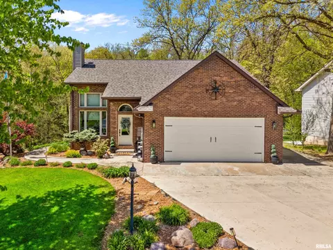 Exterior - 4903 S Lake Camelot Dr, Mapleton, IL 61547 photo 2 of 7