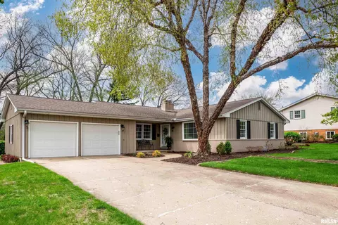 6601 N Cedarbrook Ln, Peoria, IL 61614