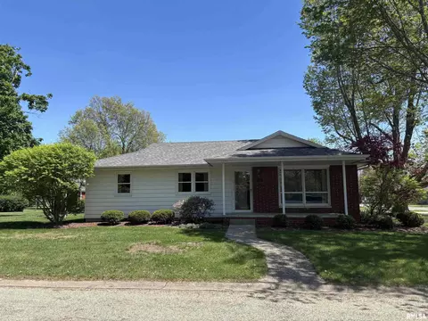 100 Kennedy Ct, Wyoming, IL 61491
