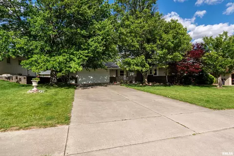 Exterior - 210 Riss Dr, Normal, IL 61761 photo 5 of 10