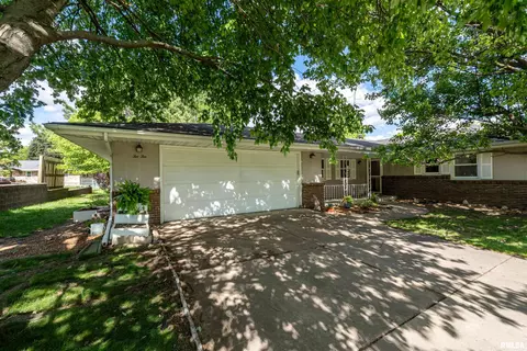 210 Riss Dr, Normal, IL 61761