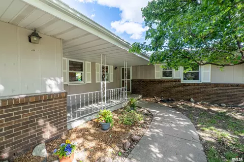 Exterior - 210 Riss Dr, Normal, IL 61761 photo 3 of 10