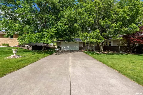 Exterior - 210 Riss Dr, Normal, IL 61761 photo 10 of 10
