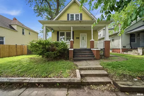 2701 N Dechman Ave, Peoria, IL 61603