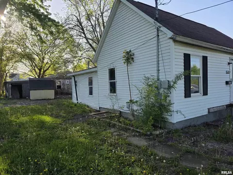 454 S 3rd Ave, Canton, IL 61520 photo 2