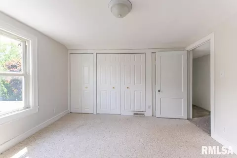 Bedroom - 14509 N Centerville Rd, Edelstein, IL 61526 photo 11 of 15