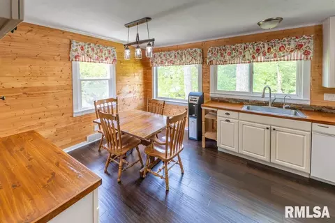 Kitchen - 14509 N Centerville Rd, Edelstein, IL 61526 photo 1 of 8