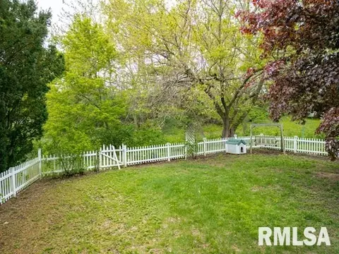 Exterior - 14509 N Centerville Rd, Edelstein, IL 61526 photo 10 of 17