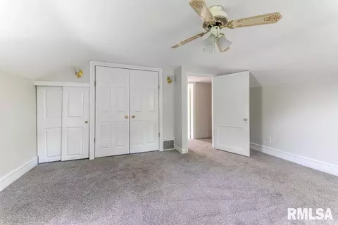 Bedroom - 14509 N Centerville Rd, Edelstein, IL 61526 photo 6 of 15