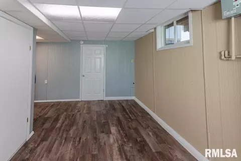 Entry Way - 14509 N Centerville Rd, Edelstein, IL 61526 photo 6 of 6