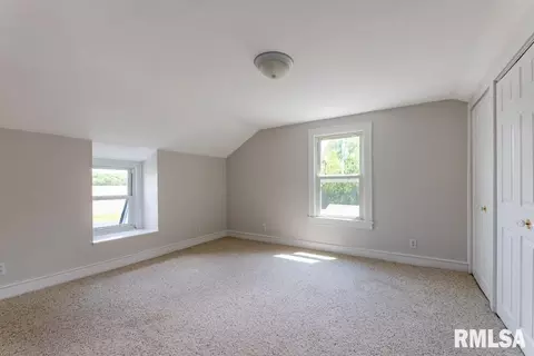 Bedroom - 14509 N Centerville Rd, Edelstein, IL 61526 photo 10 of 15