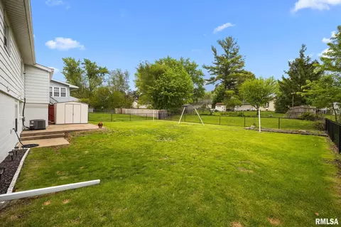 Exterior - 200 Bess St, Washington, IL 61571 photo 2 of 4