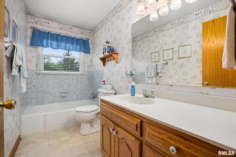 Bath - 200 Bess St, Washington, IL 61571 photo 1 of 2