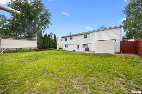 Exterior - 200 Bess St, Washington, IL 61571 photo 4 of 4