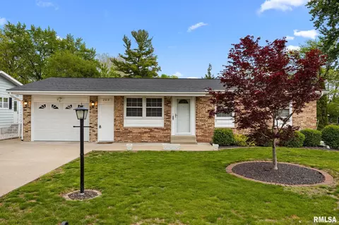 200 Bess St, Washington, IL 61571