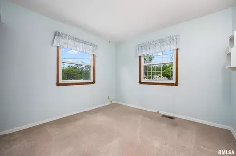 Bedroom - 200 Bess St, Washington, IL 61571 photo 6 of 10
