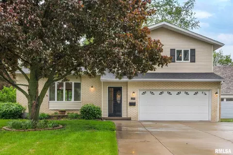 219 W Birchwood St, Morton, IL 61550