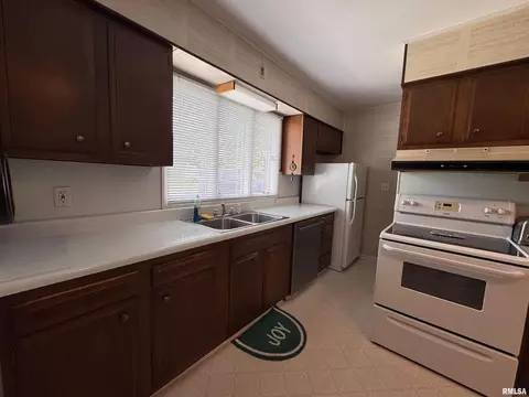 Kitchen - 731 Madelyn Ave, Macomb, IL 61455 photo 2 of 5